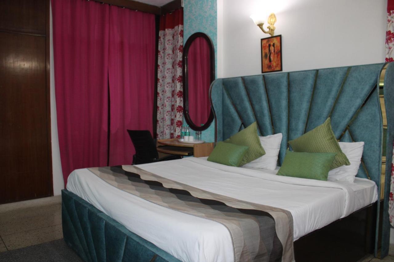 Awasthi Kozi Stays B&B - Closest To Vfs New Delhi Luaran gambar