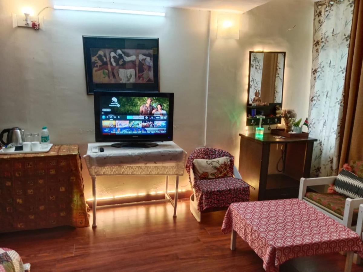 Awasthi Kozi Stays B&B - Closest To Vfs New Delhi Luaran gambar