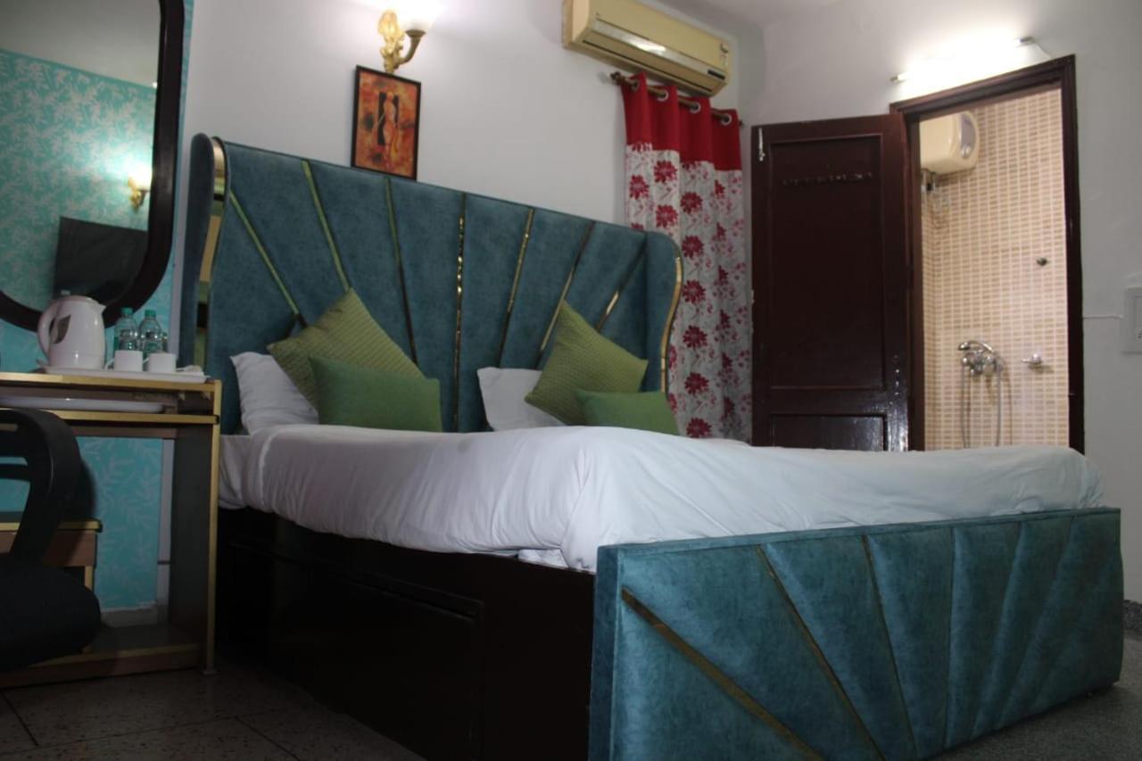 Awasthi Kozi Stays B&B - Closest To Vfs New Delhi Luaran gambar